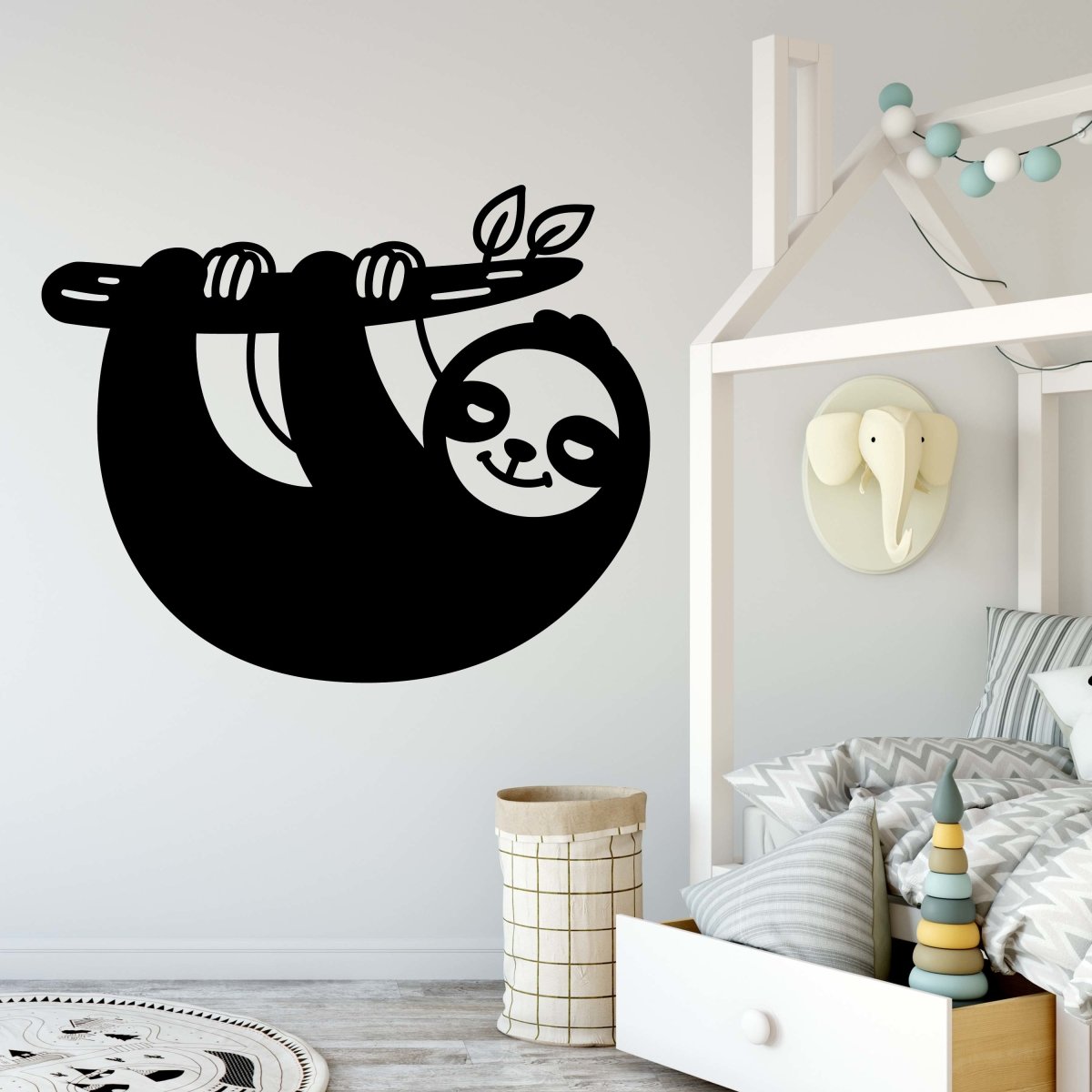 Discover the wall decal WT00000070 on a sloth branch